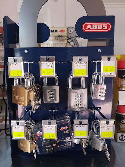 Carl Barclay Key Holding & Locksmith/Cerrajero