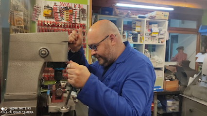 Cerrajero 24h en El Astillero | Reparación de Calzado | Félix, de Multiservicios Gardenz