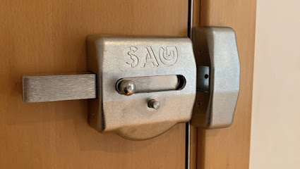 DOORLOCK - Instalación de Cerrojos de Seguridad