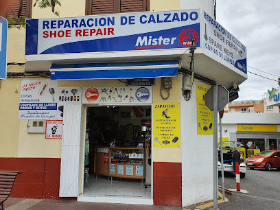 Zapatero copias de llaves y mandos la Camella